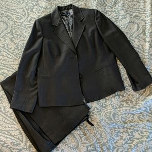 Never worn Evan Picone Suit!